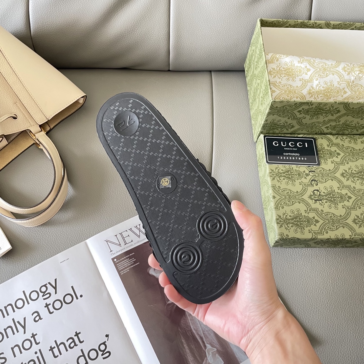 G style Couples slippers, beach slippers, flat slippers