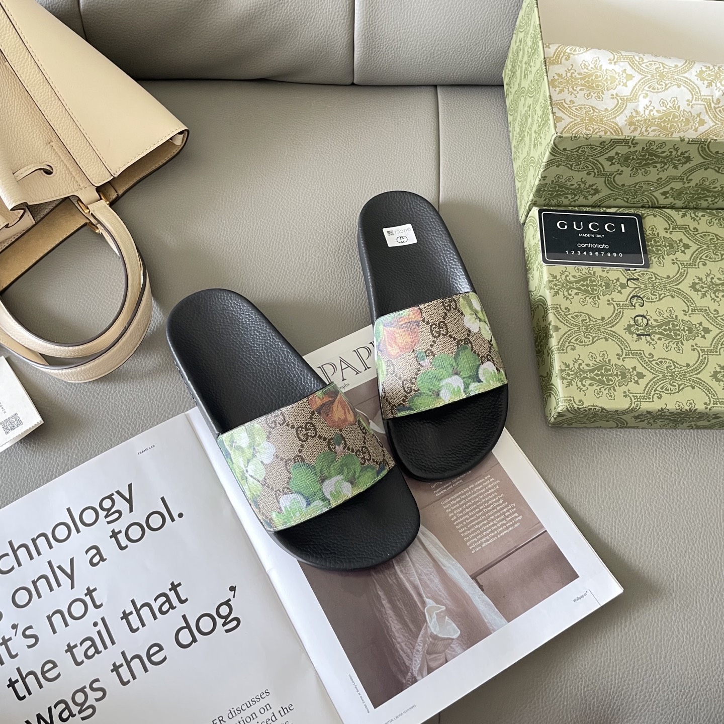 G style Couples slippers, beach slippers, flat slippers