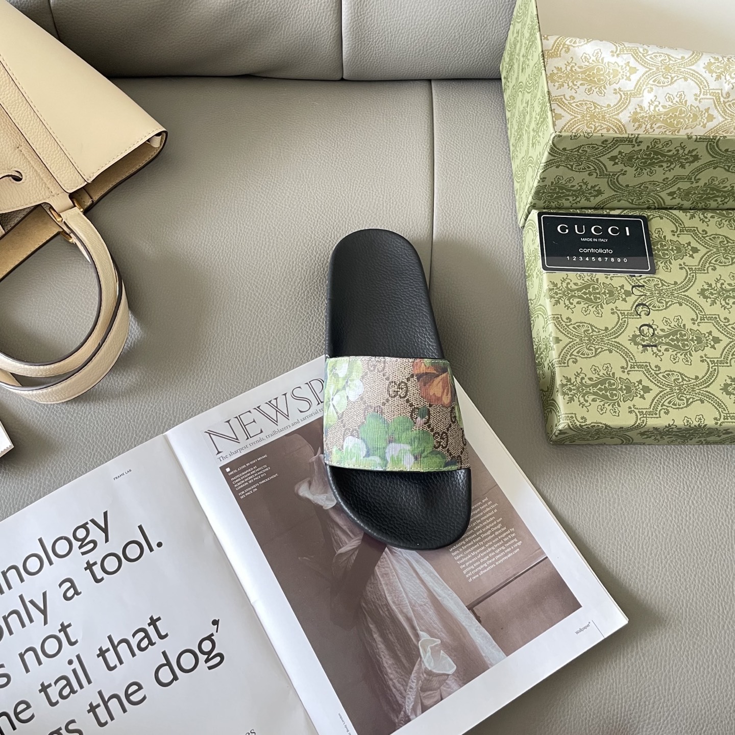 G style Couples slippers, beach slippers, flat slippers