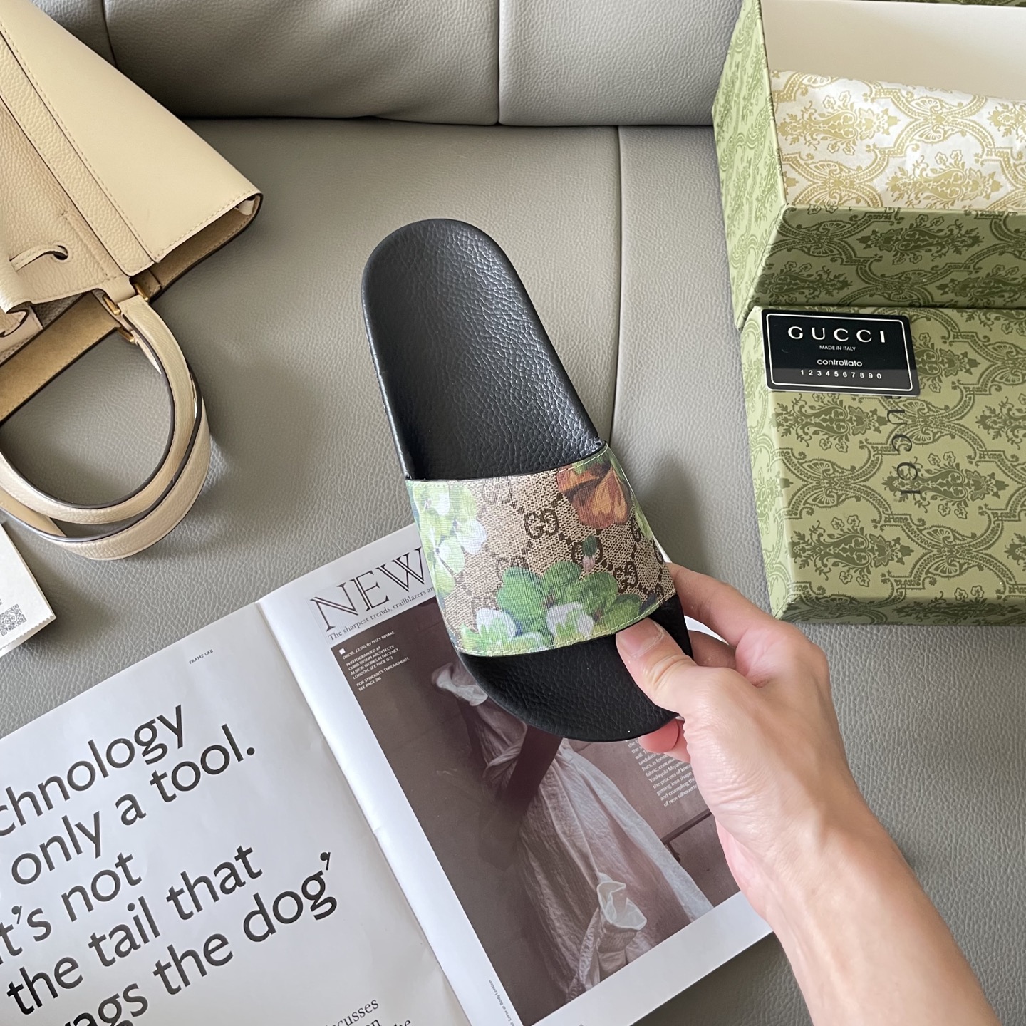 G style Couples slippers, beach slippers, flat slippers