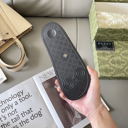 G style Couples slippers, beach slippers, flat slippers