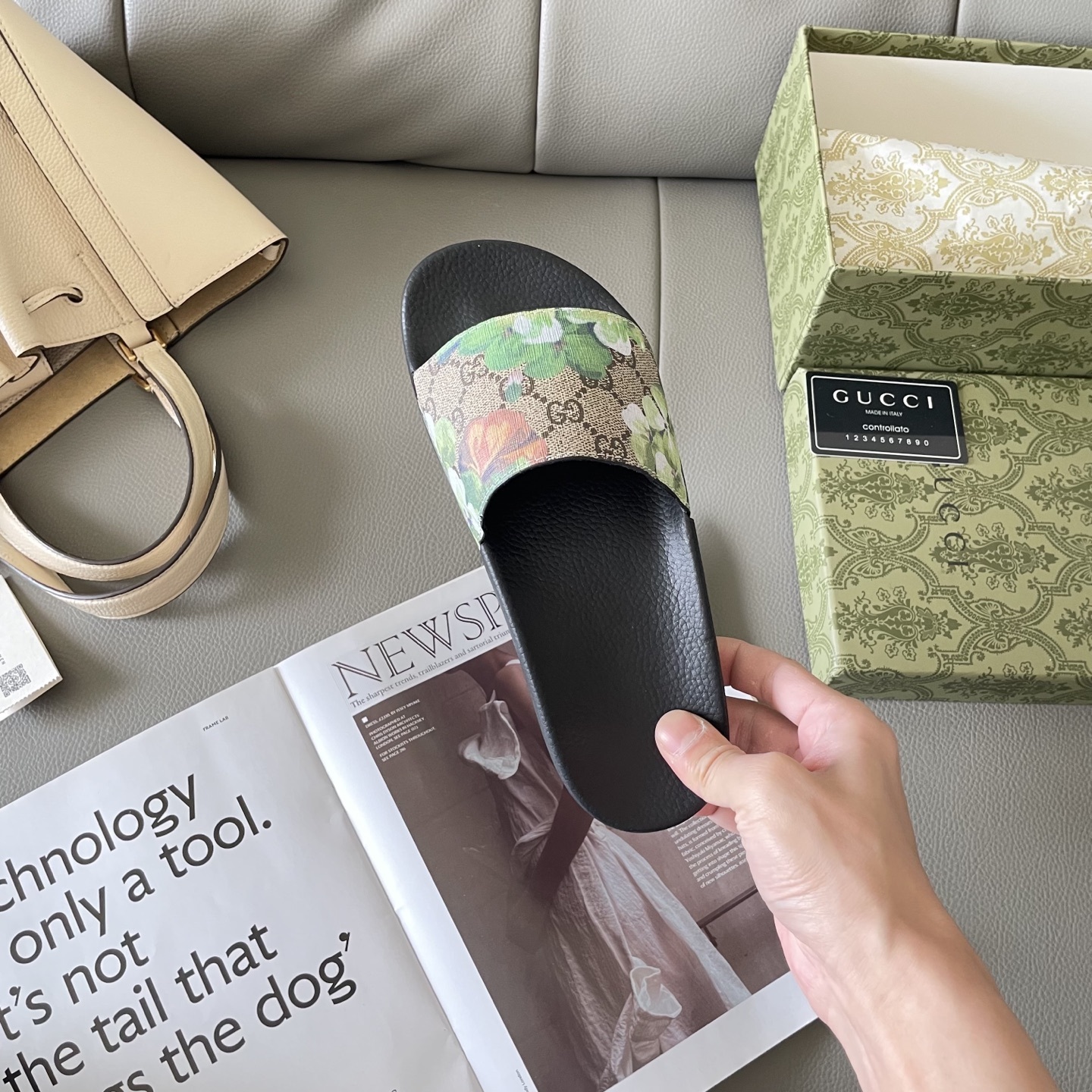 G style Couples slippers, beach slippers, flat slippers