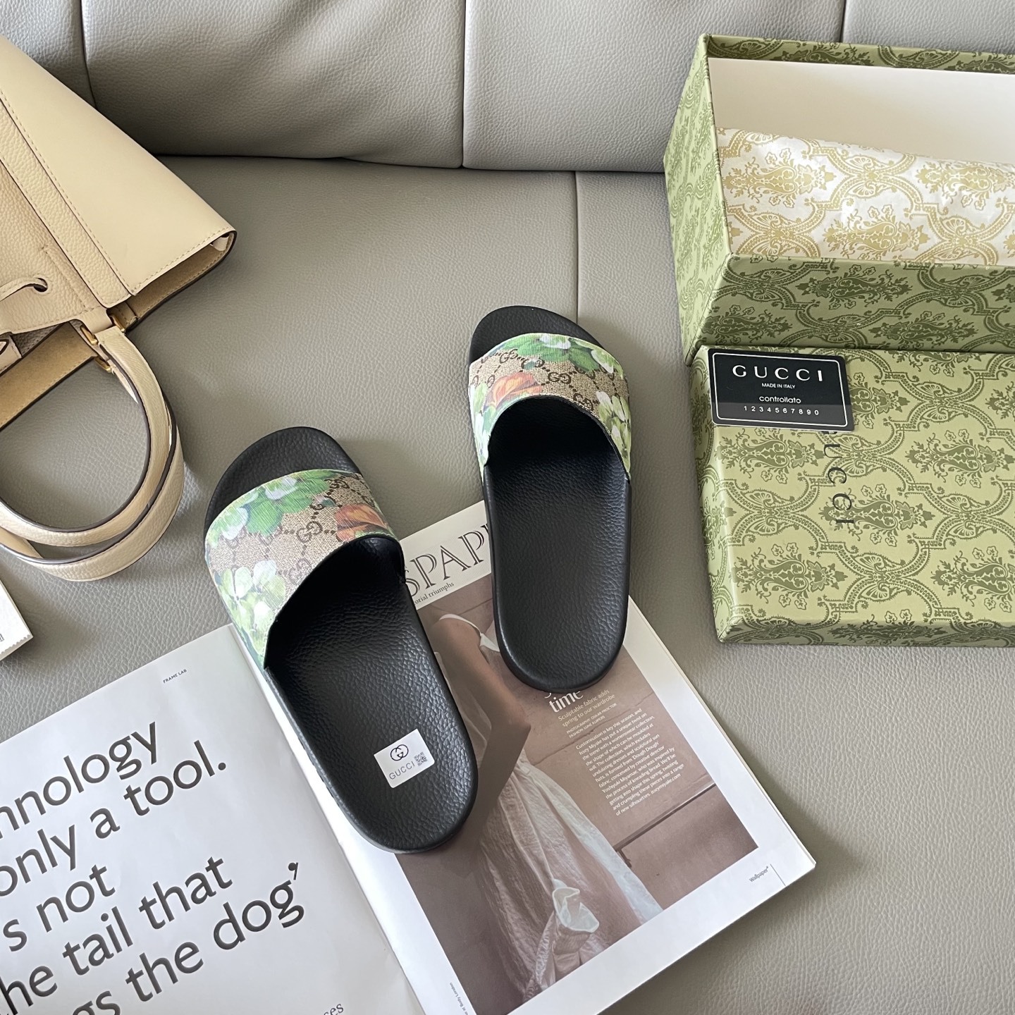 G style Couples slippers, beach slippers, flat slippers