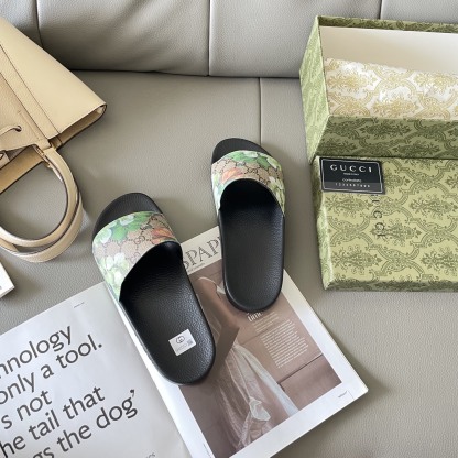 G style Couples slippers, beach slippers, flat slippers