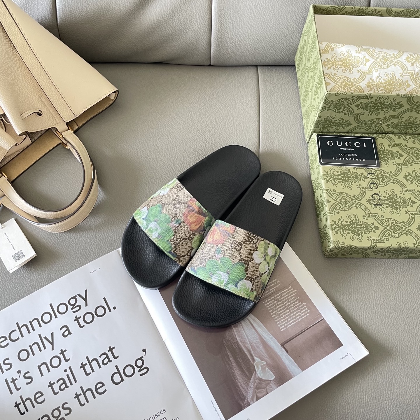 G style Couples slippers, beach slippers, flat slippers