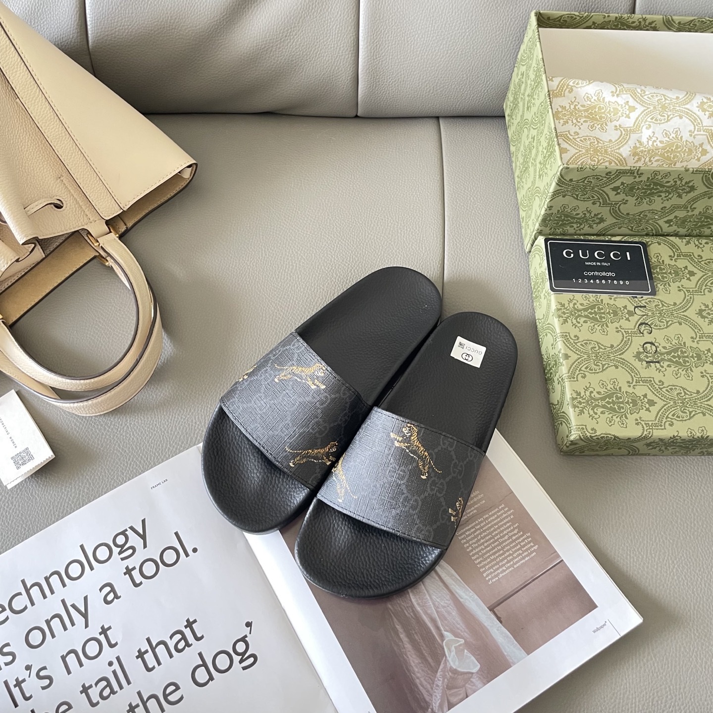 G style Couples slippers, beach slippers, flat slippers