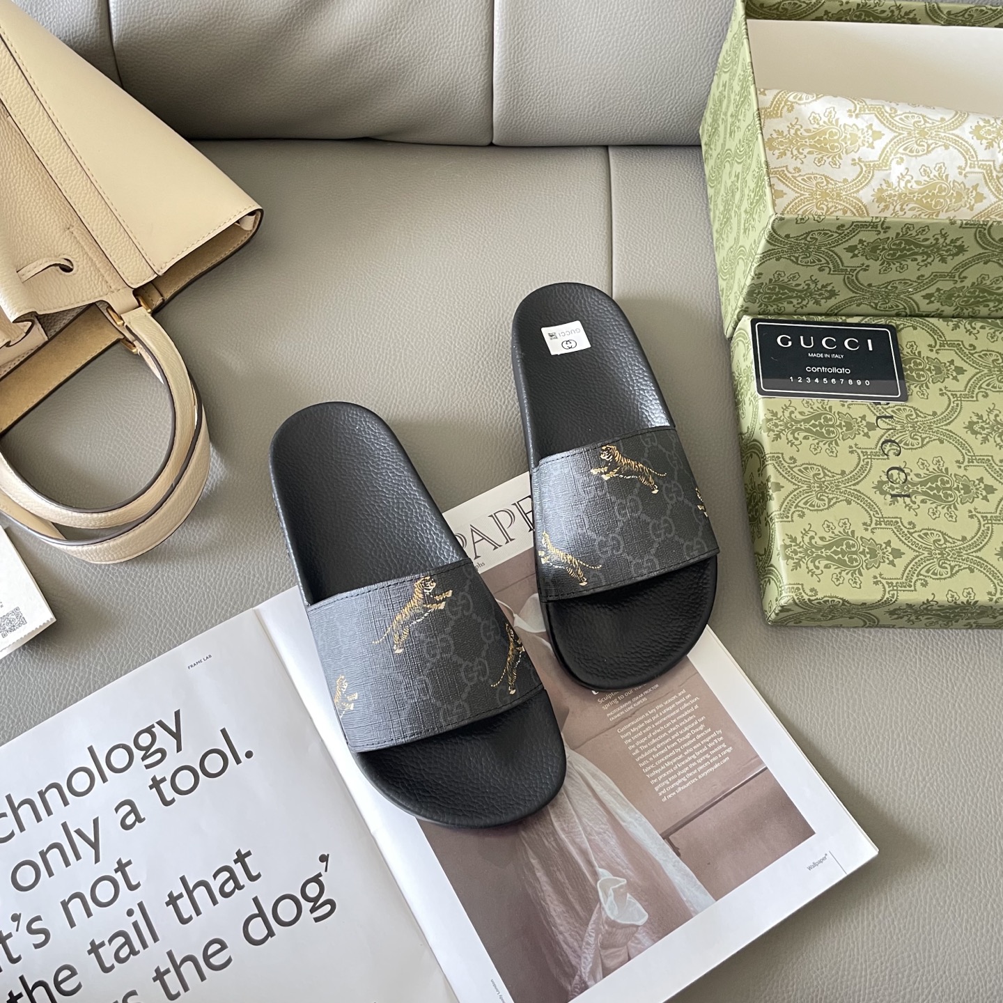 G style Couples slippers, beach slippers, flat slippers