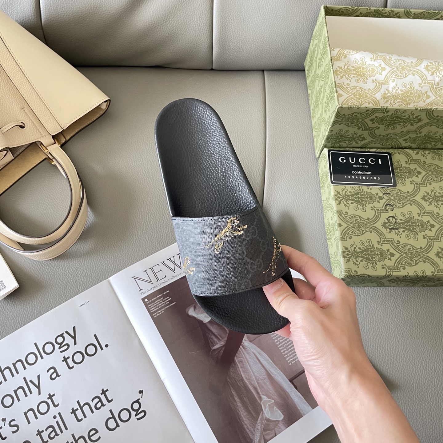 G style Couples slippers, beach slippers, flat slippers