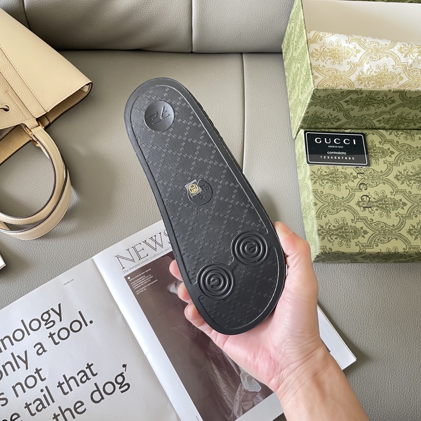 G style Couples slippers, beach slippers, flat slippers