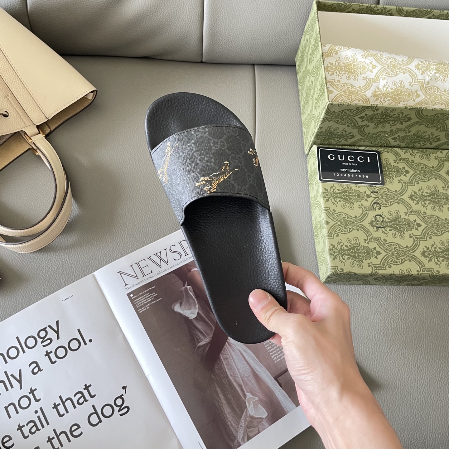 G style Couples slippers, beach slippers, flat slippers