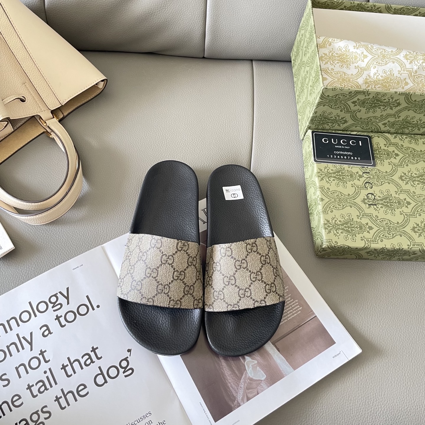 G style Couples slippers, beach slippers, flat slippers