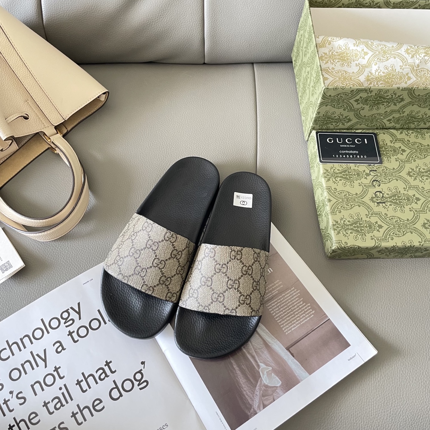 G style Couples slippers, beach slippers, flat slippers