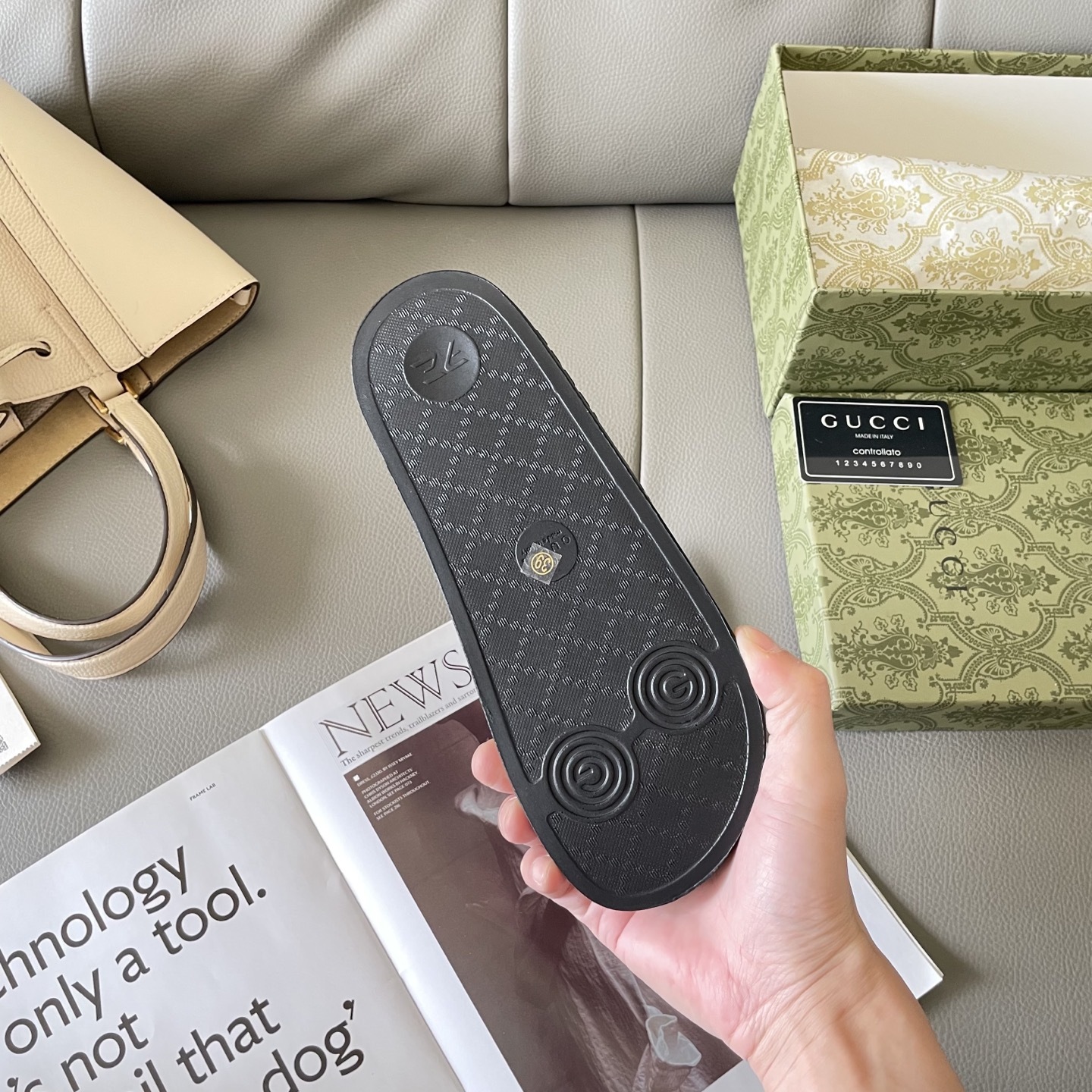 G style Couples slippers, beach slippers, flat slippers