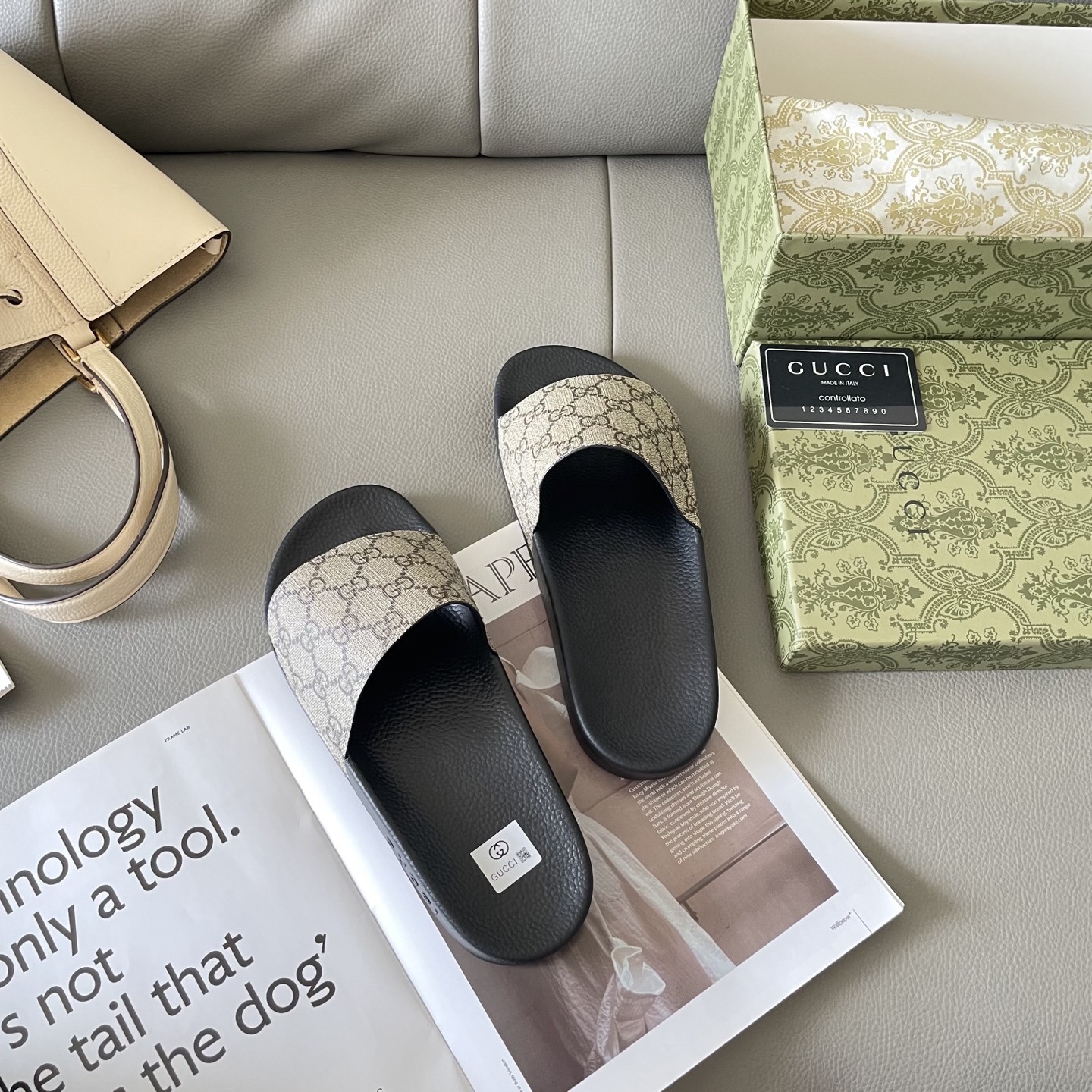 G style Couples slippers, beach slippers, flat slippers