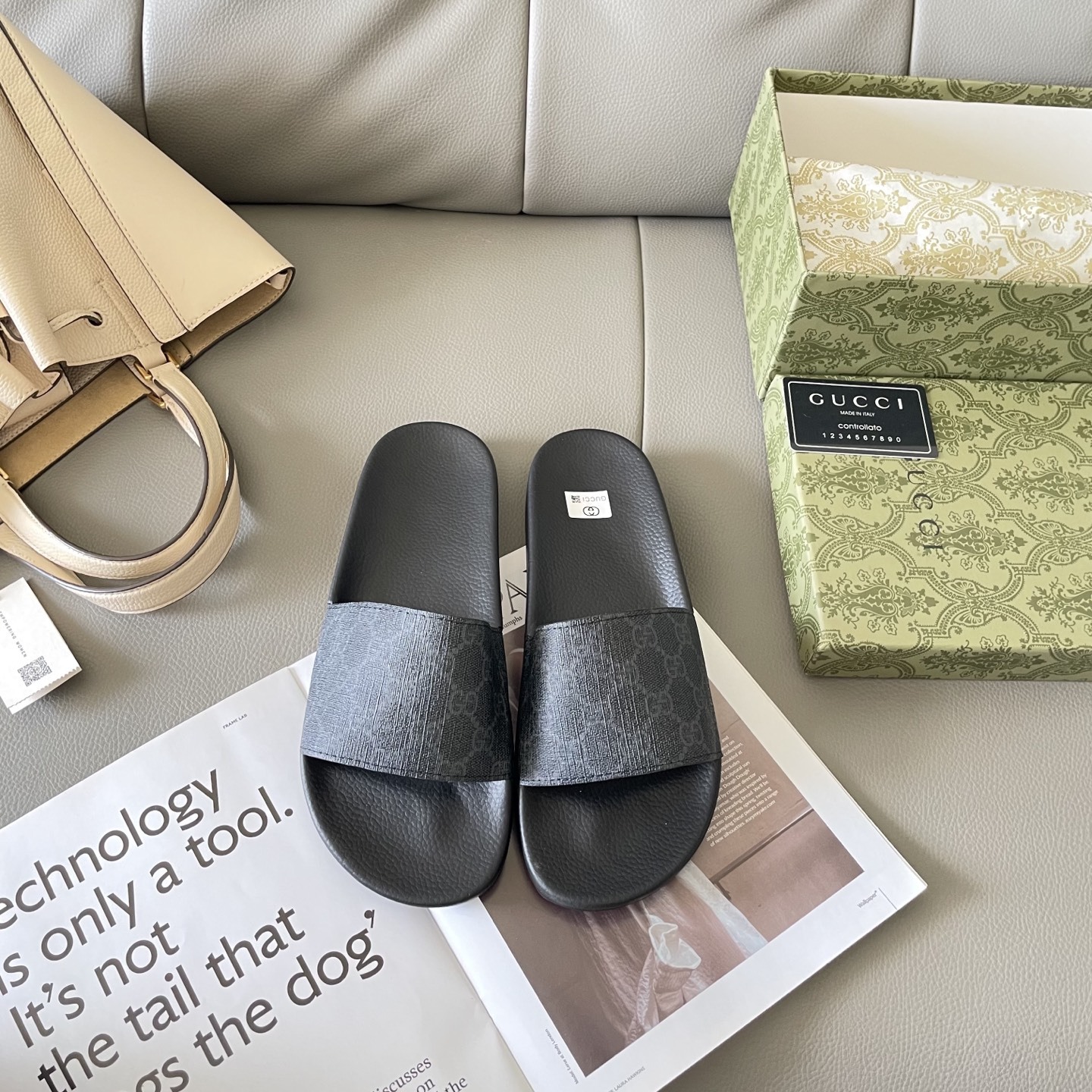 G style Couples slippers, beach slippers, flat slippers