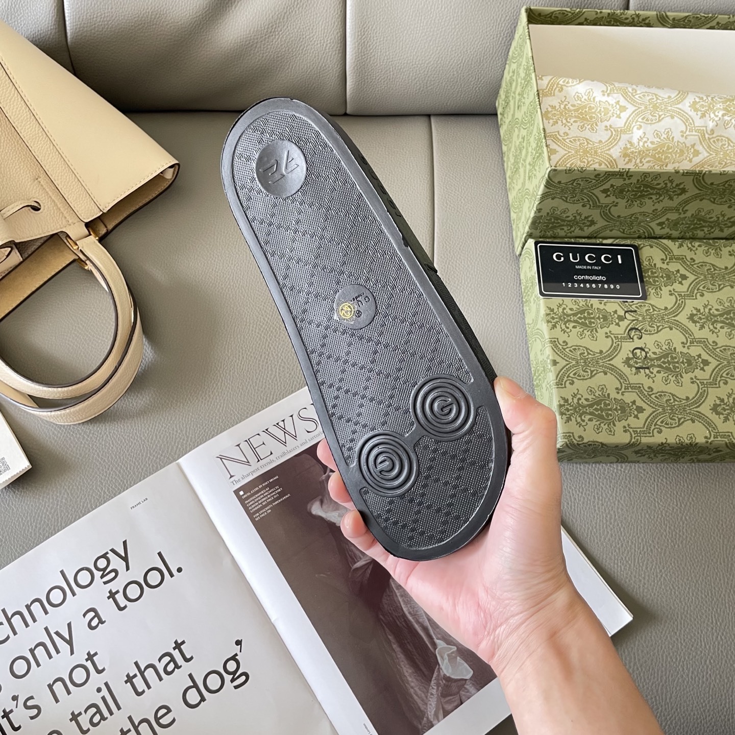 G style Couples slippers, beach slippers, flat slippers