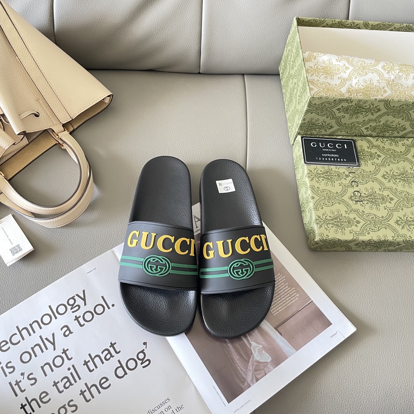 G style Couples slippers, beach slippers, flat slippers