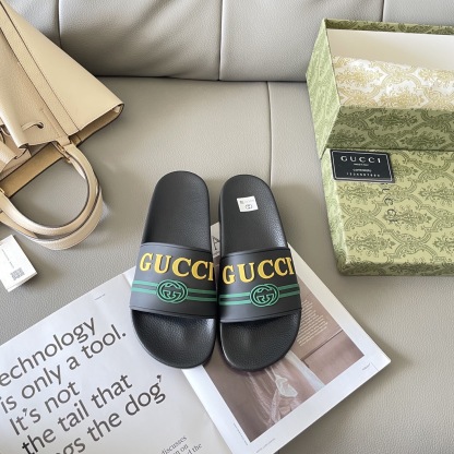 G style Couples slippers, beach slippers, flat slippers