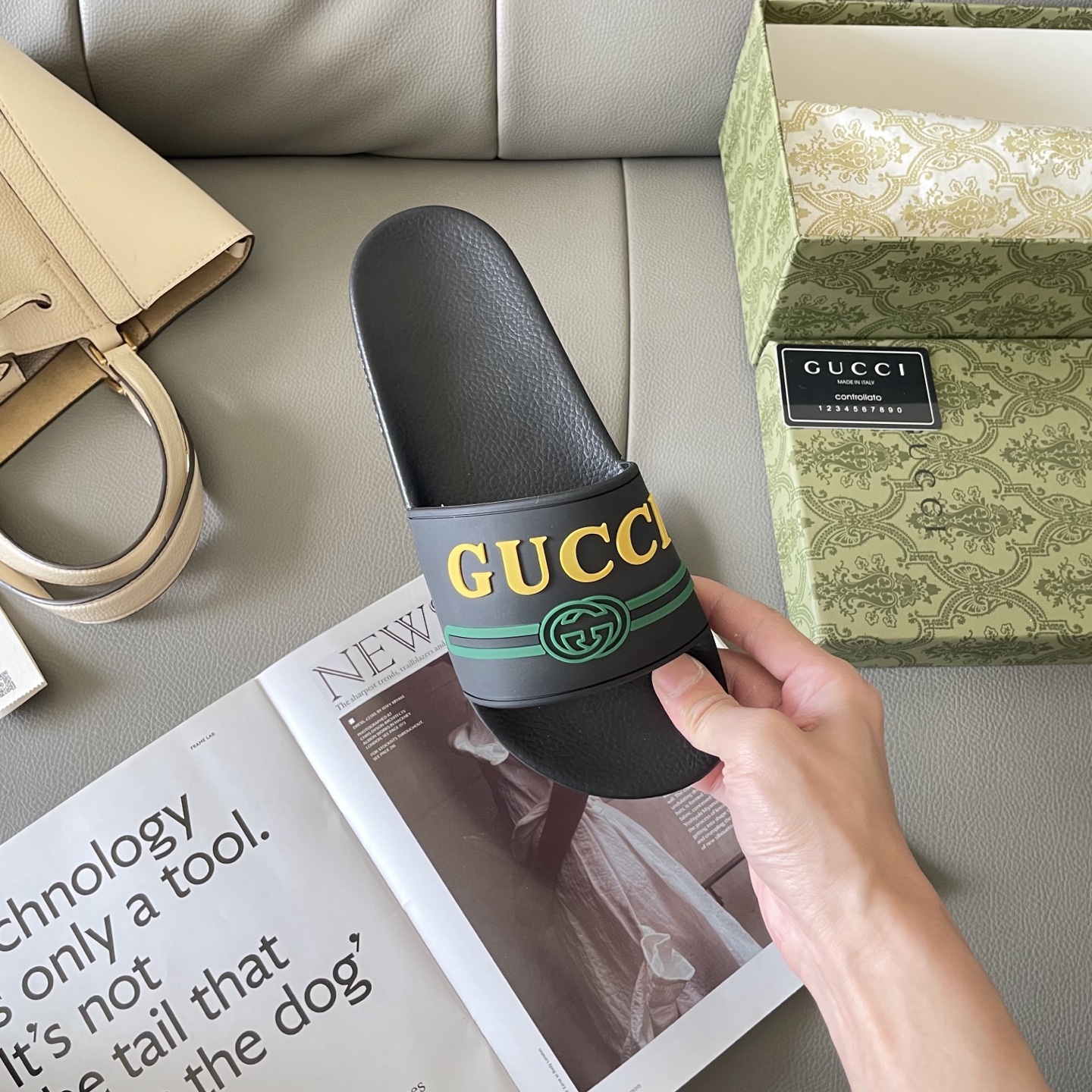 G style Couples slippers, beach slippers, flat slippers