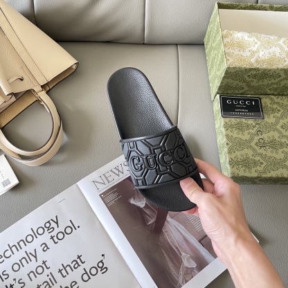 G style Couples slippers, beach slippers, flat slippers