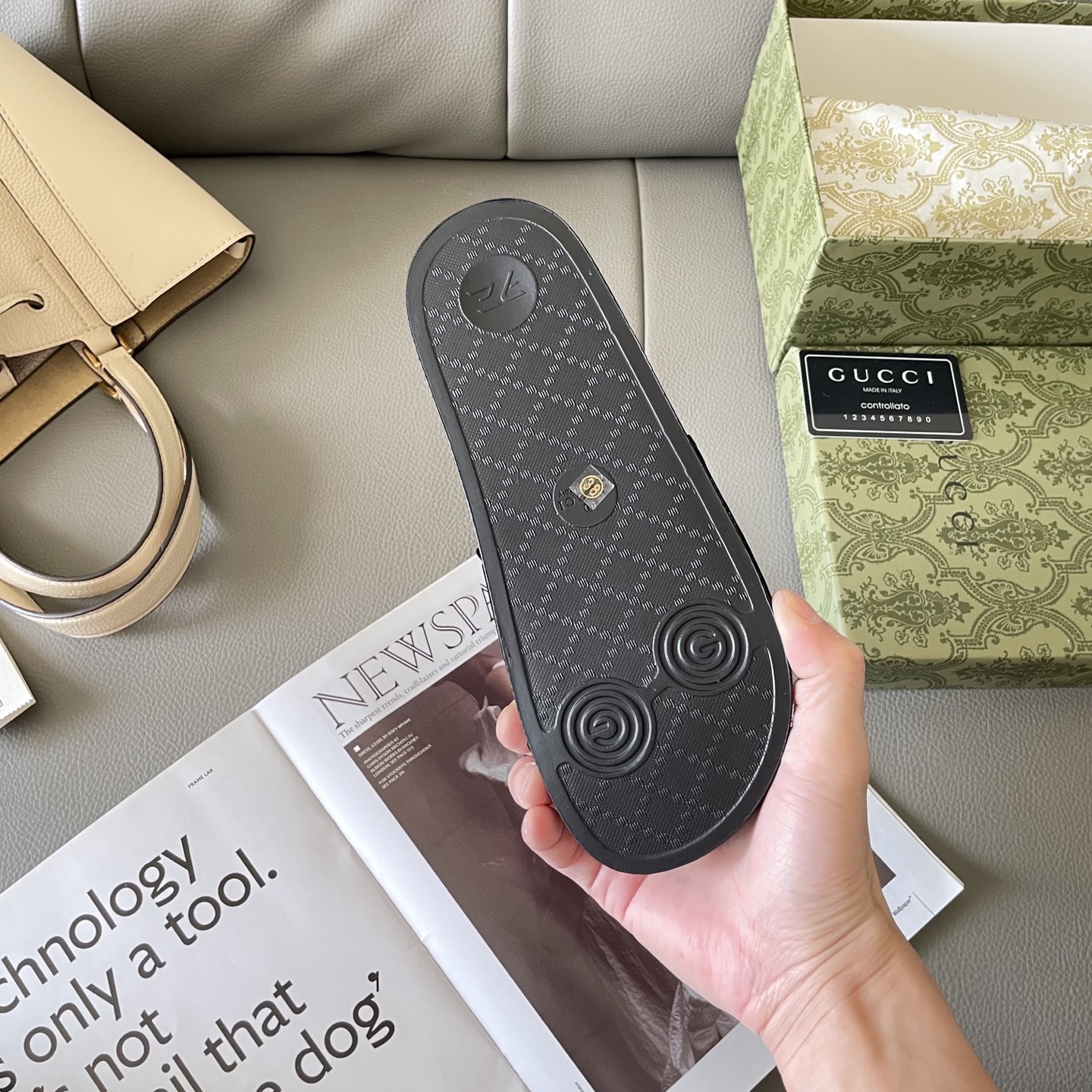 G style Couples slippers, beach slippers, flat slippers