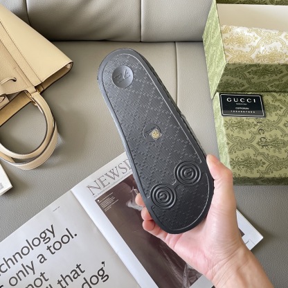 G style Couples slippers, beach slippers, flat slippers