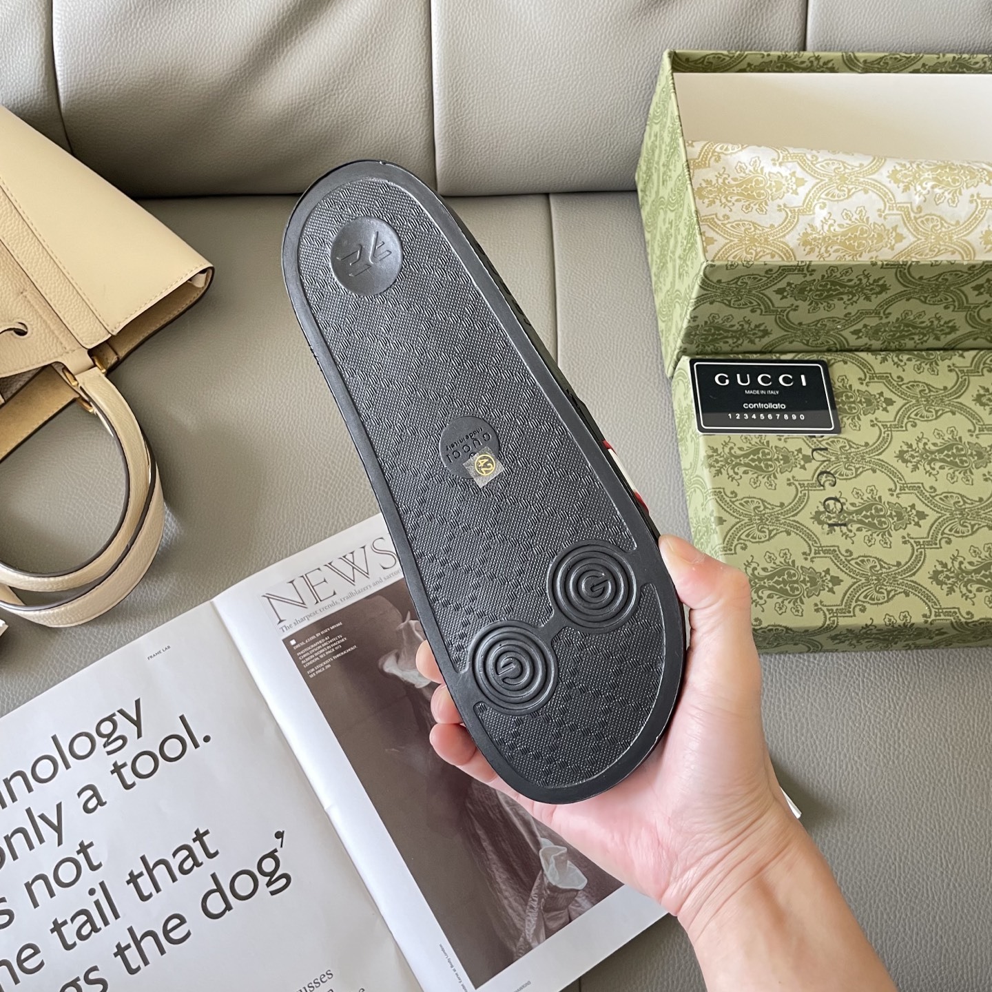 G style Couples slippers, beach slippers, flat slippers