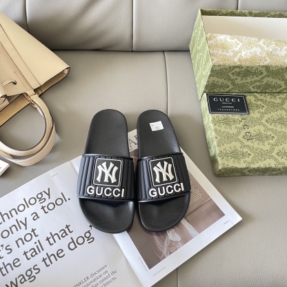 G style Couples slippers, beach slippers, flat slippers