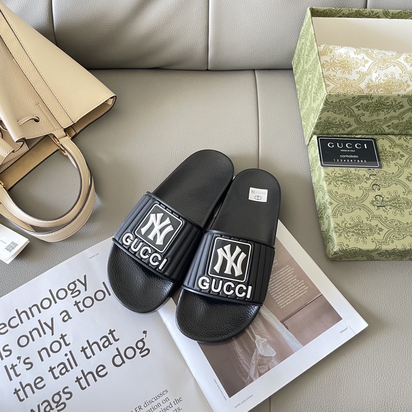 G style Couples slippers, beach slippers, flat slippers