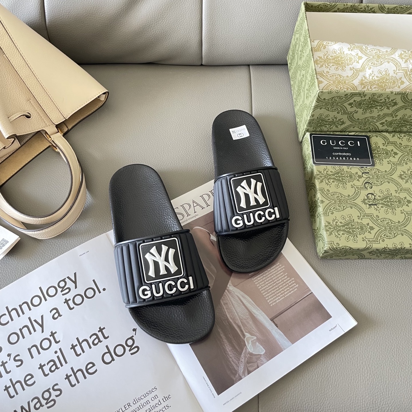 G style Couples slippers, beach slippers, flat slippers