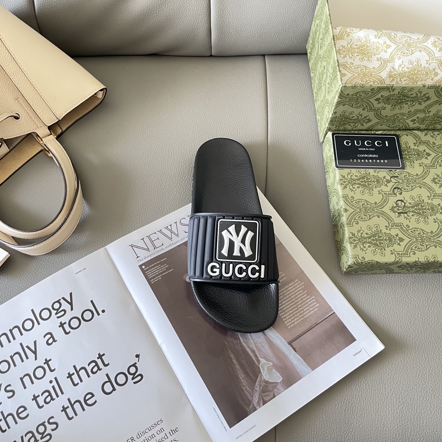 G style Couples slippers, beach slippers, flat slippers