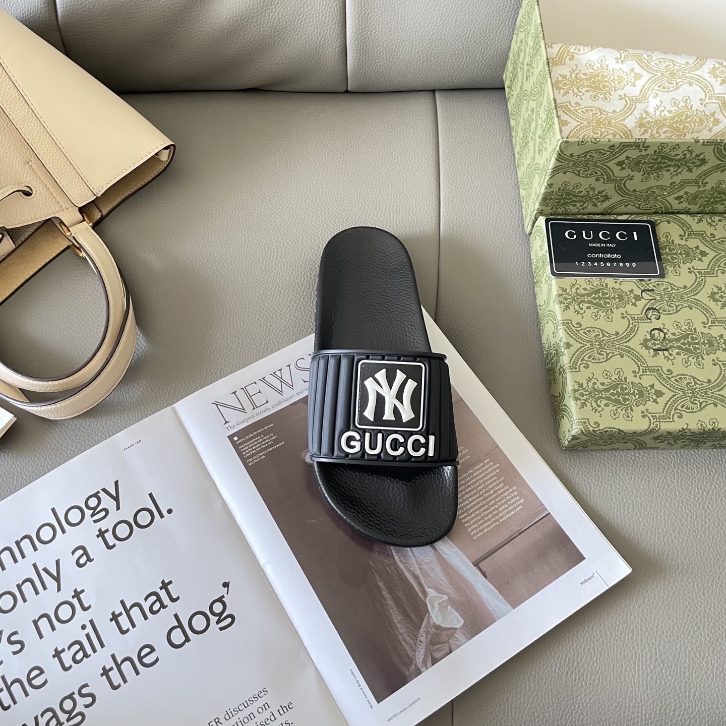 G style Couples slippers, beach slippers, flat slippers