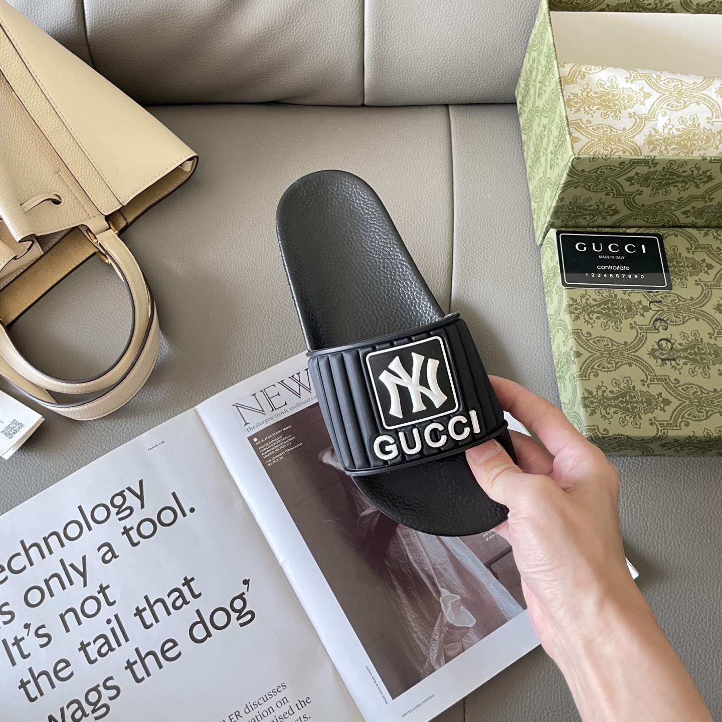 G style Couples slippers, beach slippers, flat slippers