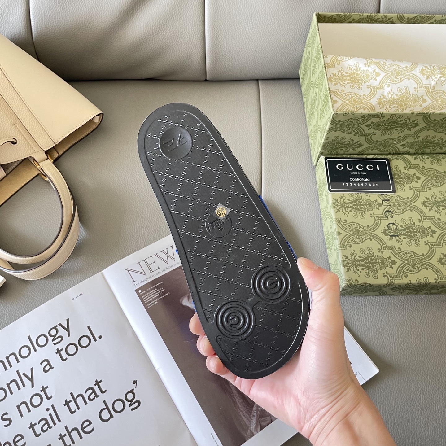 G style Couples slippers, beach slippers, flat slippers