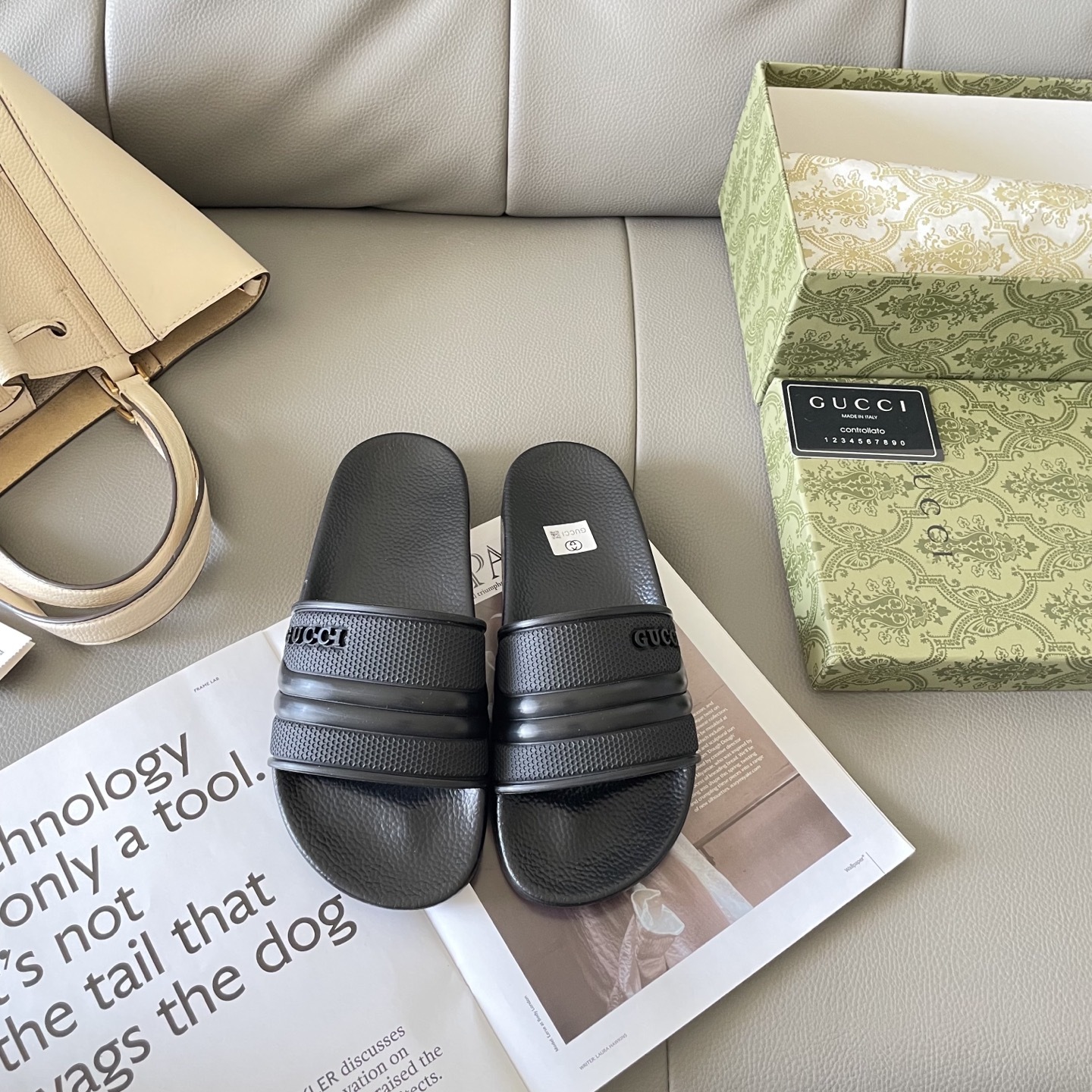 G style Couples slippers, beach slippers, flat slippers