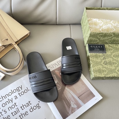 G style Couples slippers, beach slippers, flat slippers