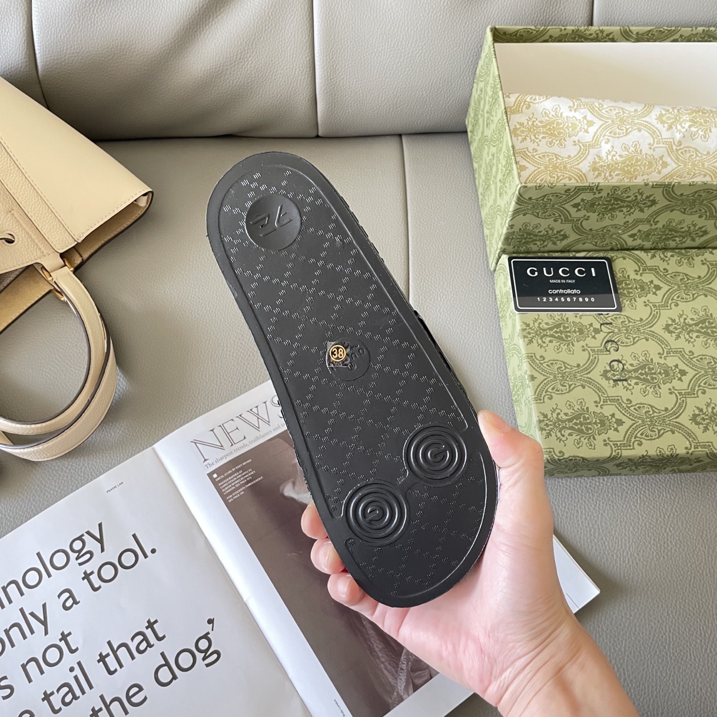 G style Couples slippers, beach slippers, flat slippers