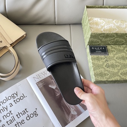 G style Couples slippers, beach slippers, flat slippers