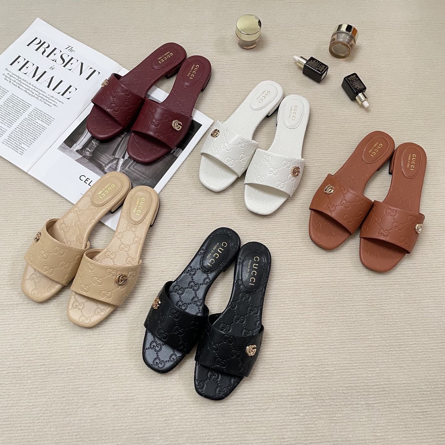 G style Embossed flat slippers Casual sandals