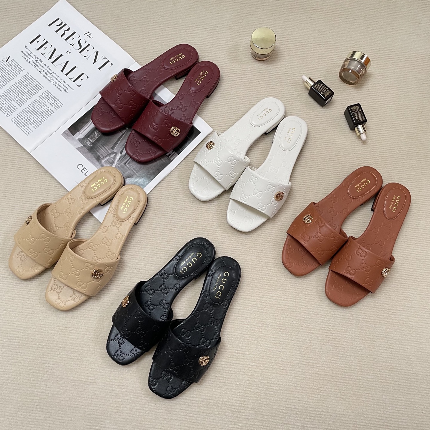 G style Embossed flat slippers Casual sandals