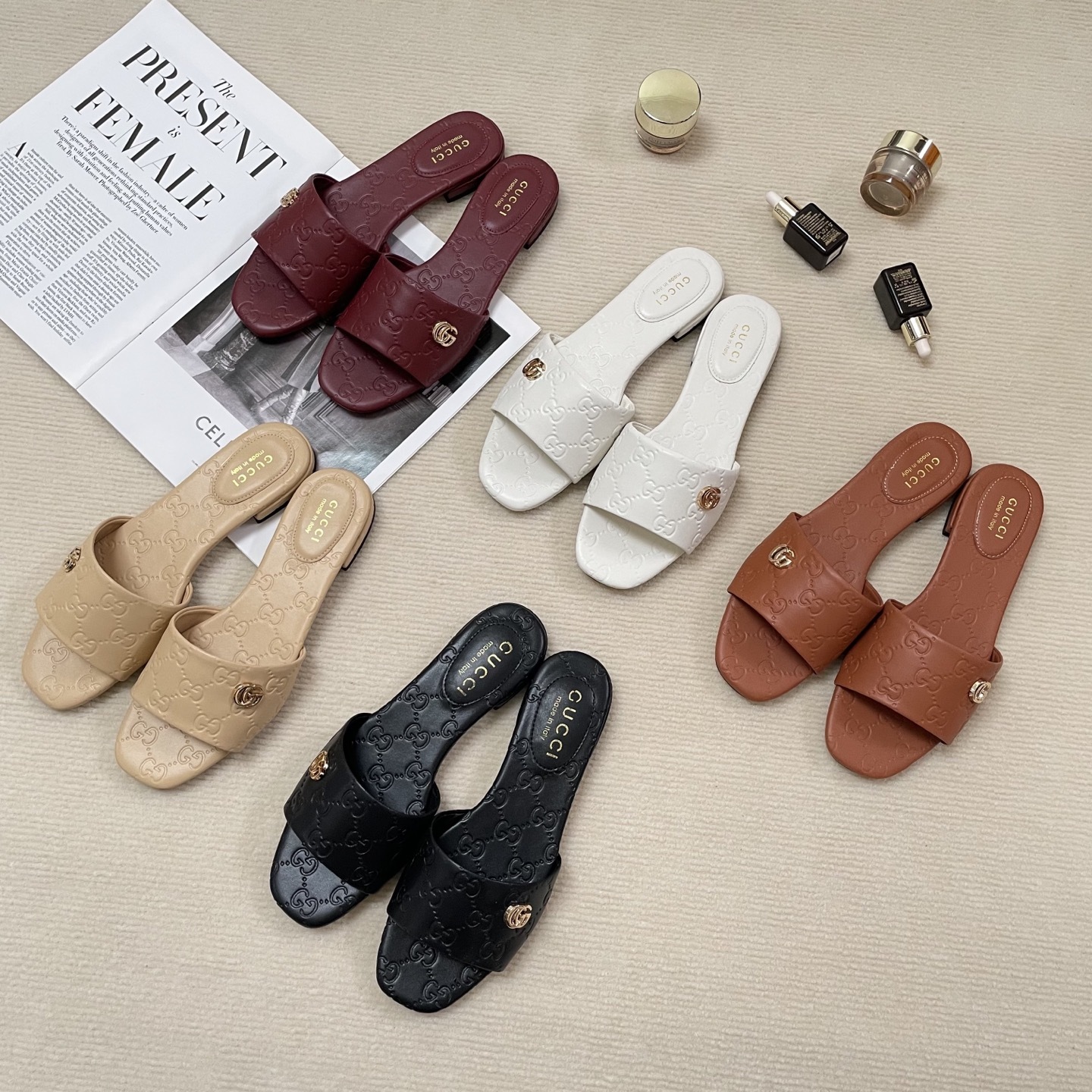G style Embossed flat slippers Casual sandals