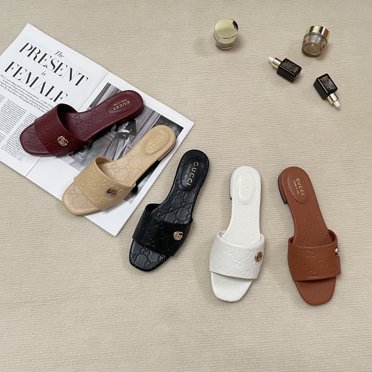 G style Embossed flat slippers Casual sandals