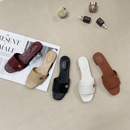 G style Embossed flat slippers Casual sandals