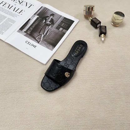 G style Embossed flat slippers Casual sandals