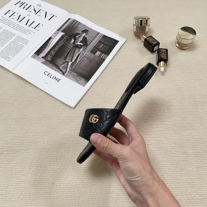 G style Embossed flat slippers Casual sandals