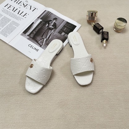 G style Embossed flat slippers Casual sandals