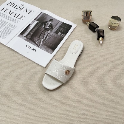 G style Embossed flat slippers Casual sandals