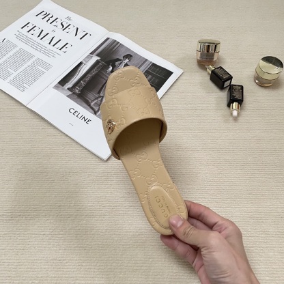 G style Embossed flat slippers Casual sandals