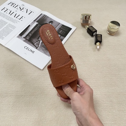 G style Embossed flat slippers Casual sandals