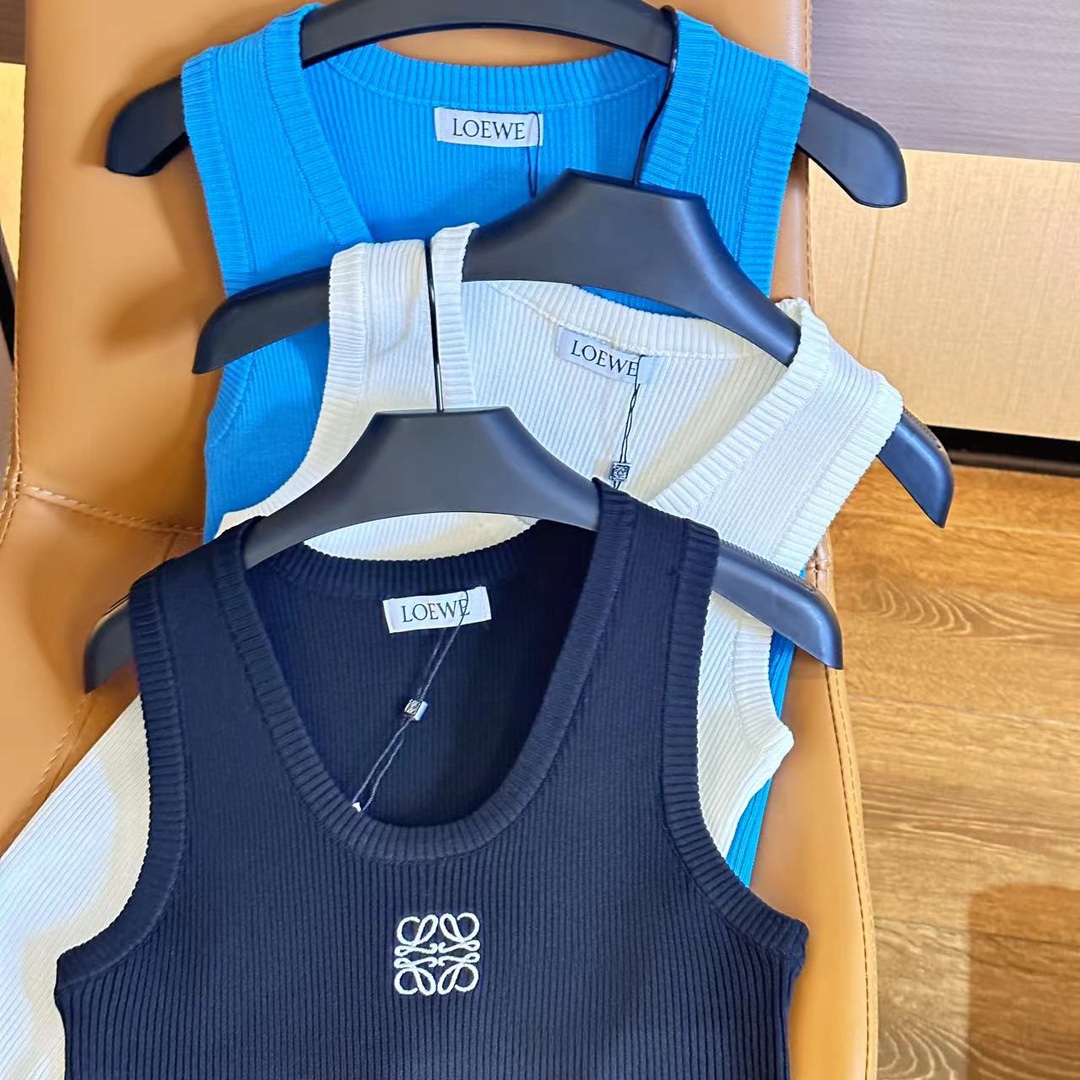 L style logo embroidered vest